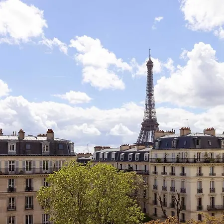 Luxurious -eiffel Tower View