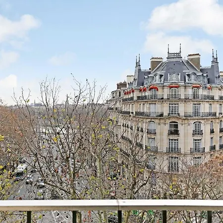 Luxurious -eiffel Tower View